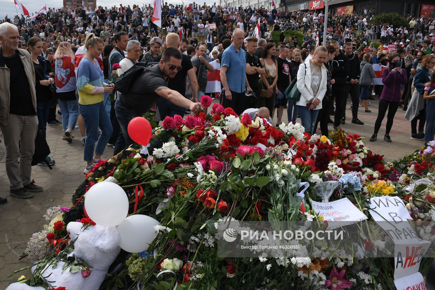 Митинг протеста возле метро "Пушкинская" в Минске