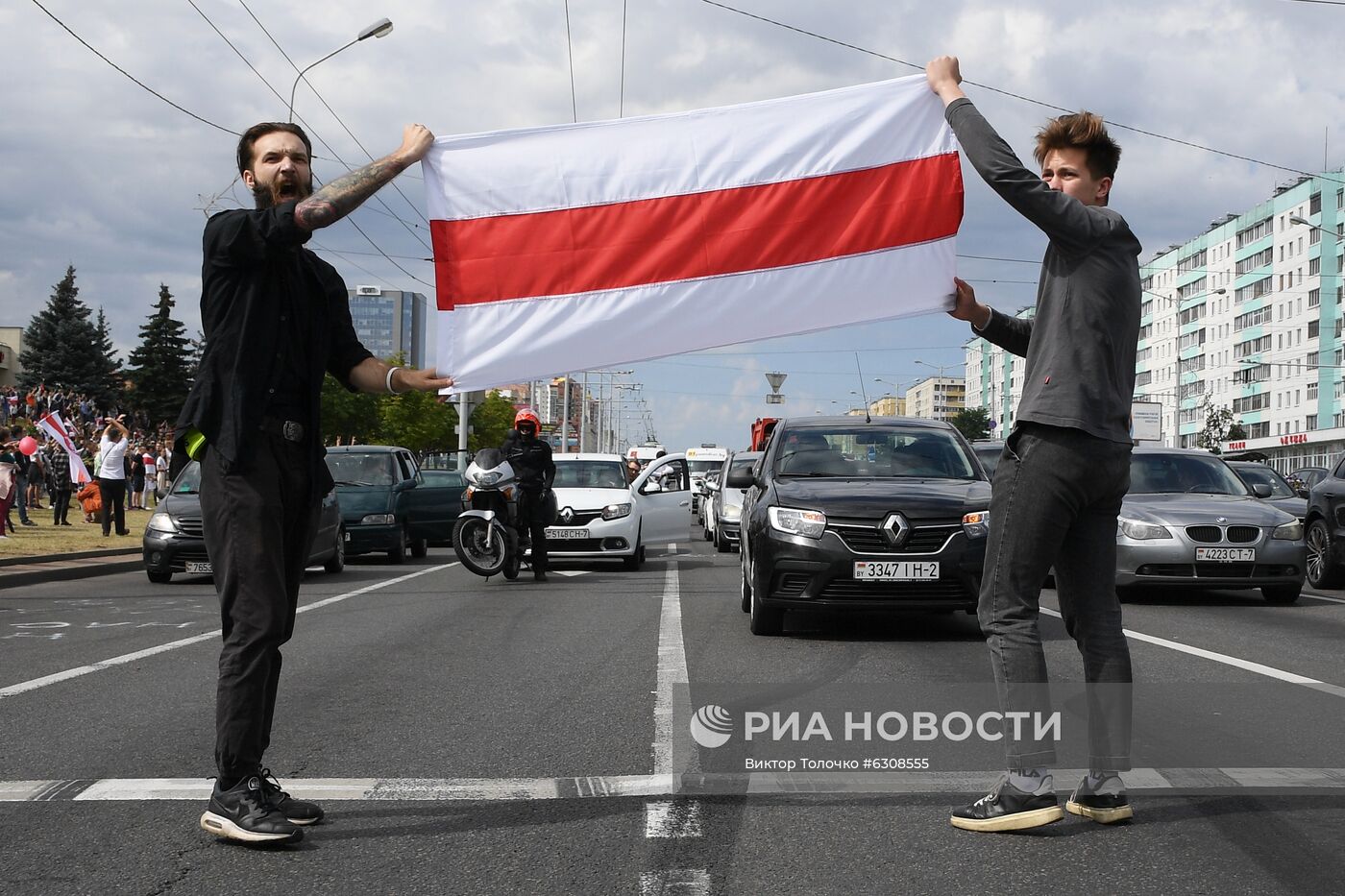 Митинг протеста возле метро "Пушкинская" в Минске