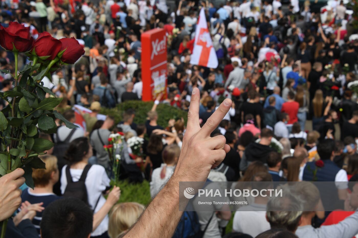 Митинг протеста возле метро "Пушкинская" в Минске