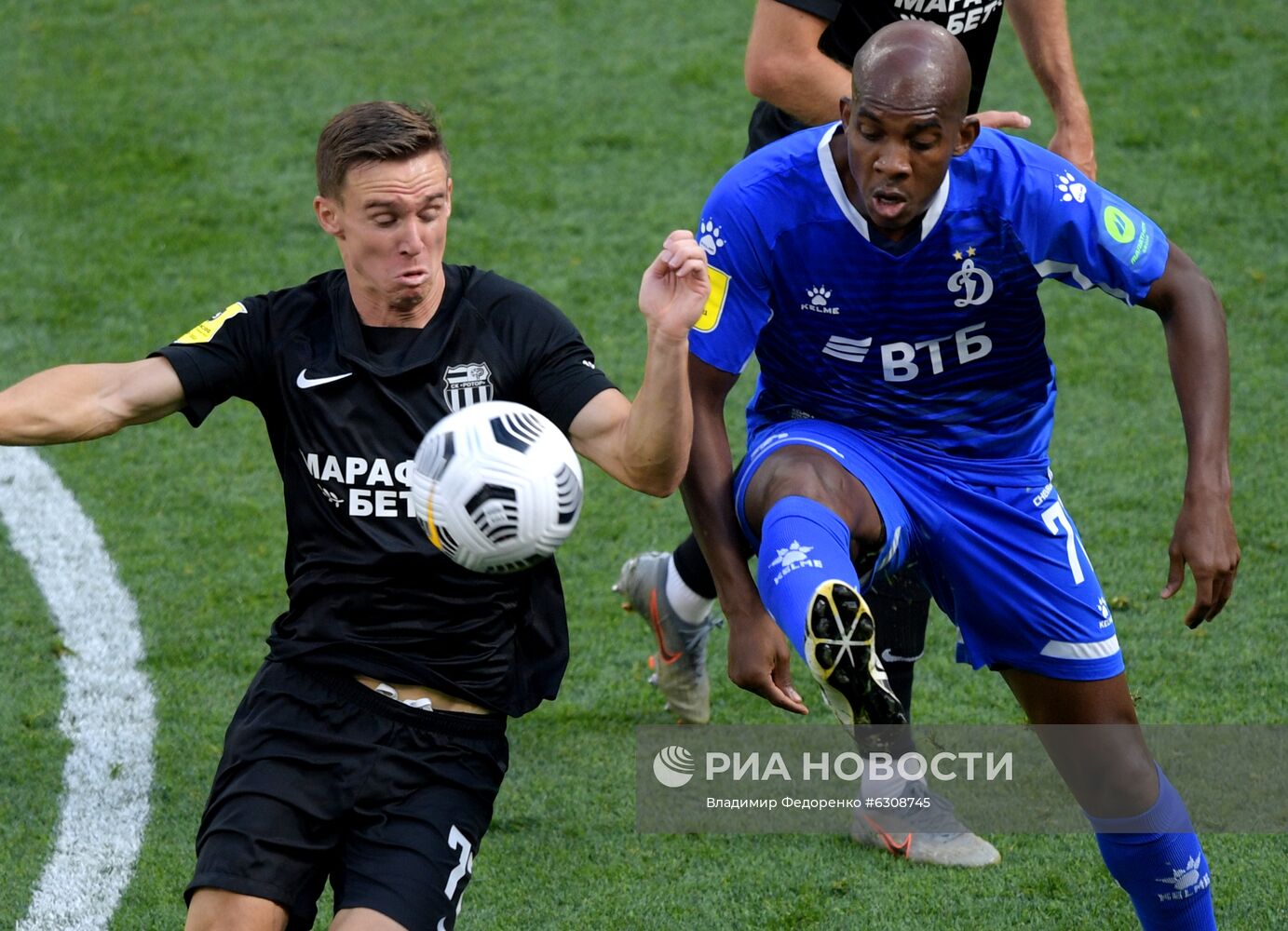 Футбол. РПЛ. Матч "Динамо" — "Ротор"