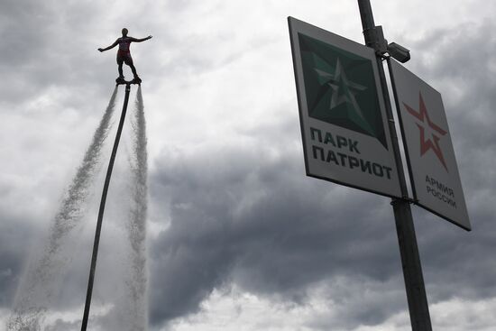 Праздник в честь Дня ВВС в парке "Патриот"