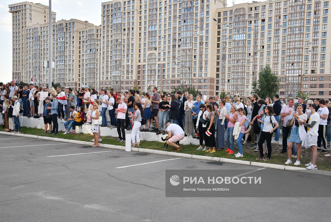 Митинг возле здания Национальной Белтелерадиокомпании в Минске