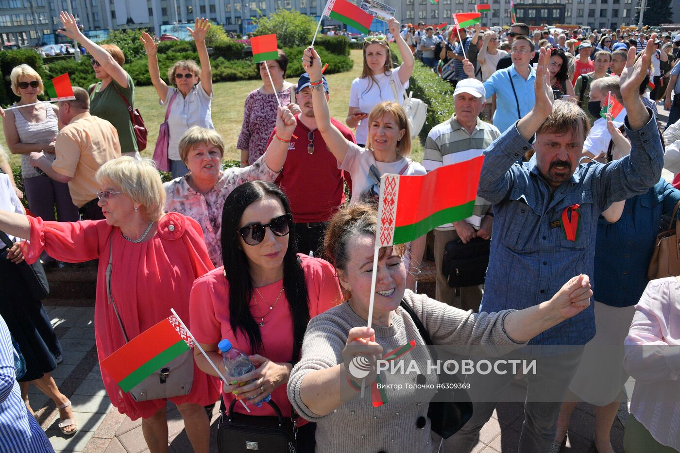Митинг в поддержку действующего президента Белоруссии А. Лукашенко в Минске