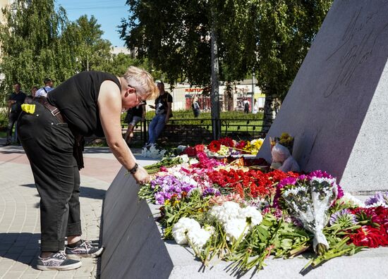 Памятник Виктору Цою установили в Санкт-Петербурге