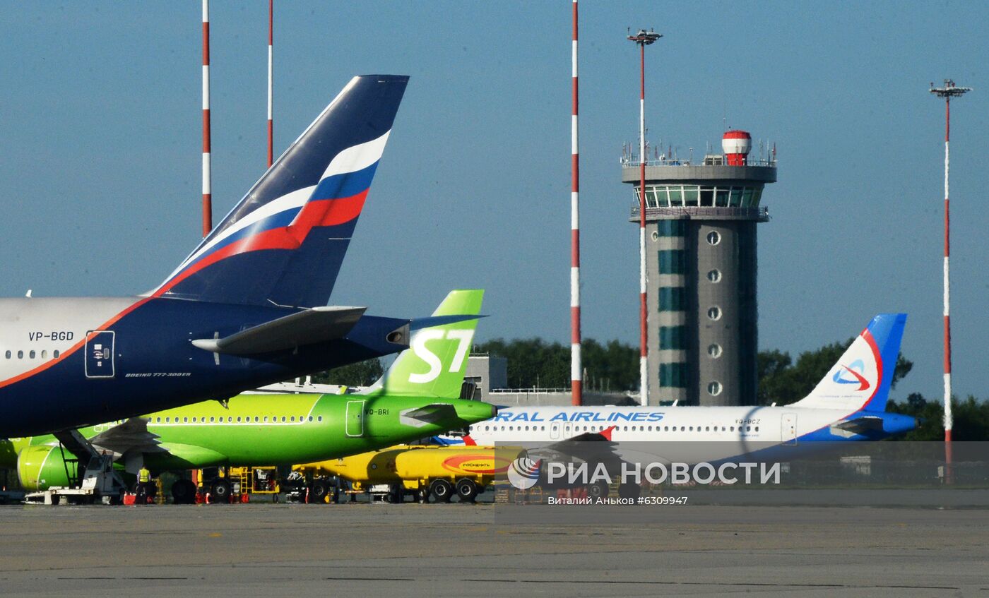 Авиаспоттинг ко Дню Воздушного флота в аэропорту Владивостока