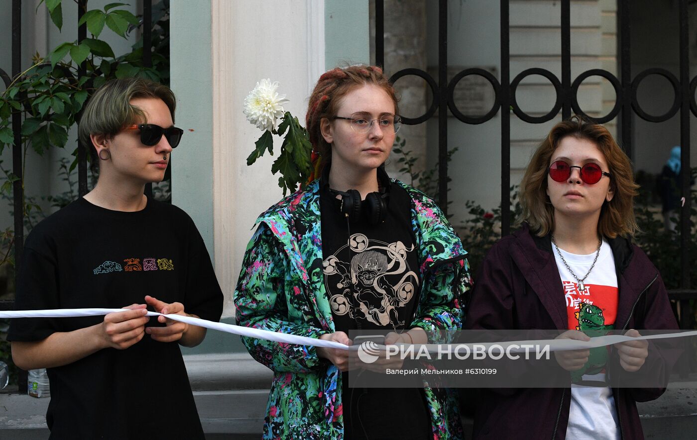 Акция в поддержку жителей Белоруссии у посольства республики в Москве