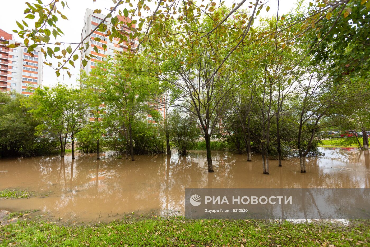 В Благовещенске после сильного ливня ввели режим ЧС