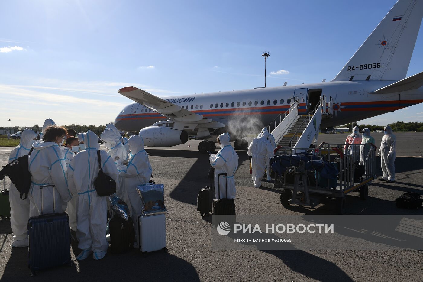 Журналисты правительственного пула с подозрением на коронавирус досрочно вылетели в Москву