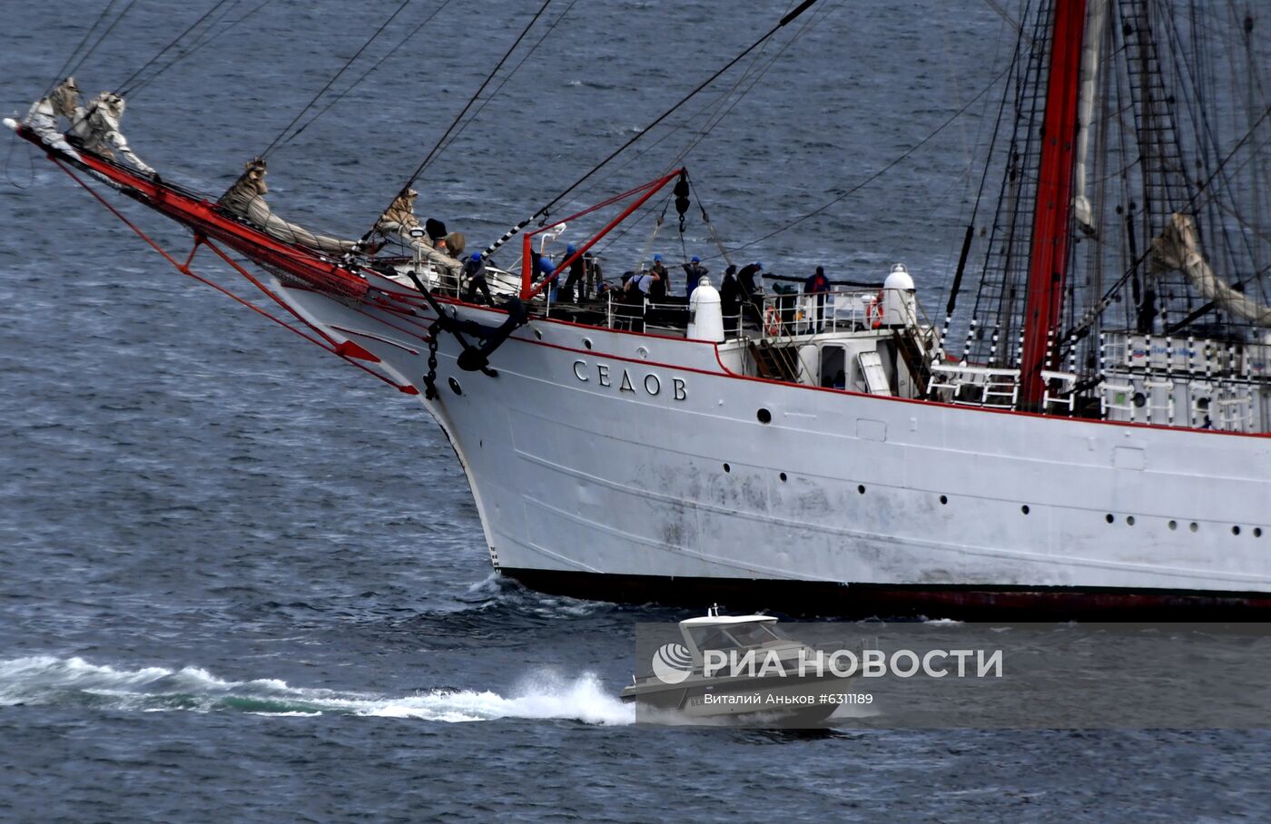 Проводы барка "Седов" в экспедицию по Северному морскому пути