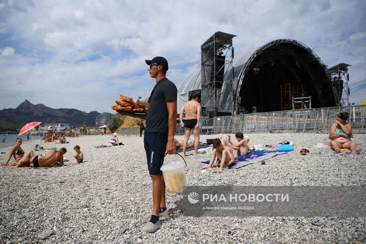 Подготовка к открытию фестиваля Koktebel Jazz Party