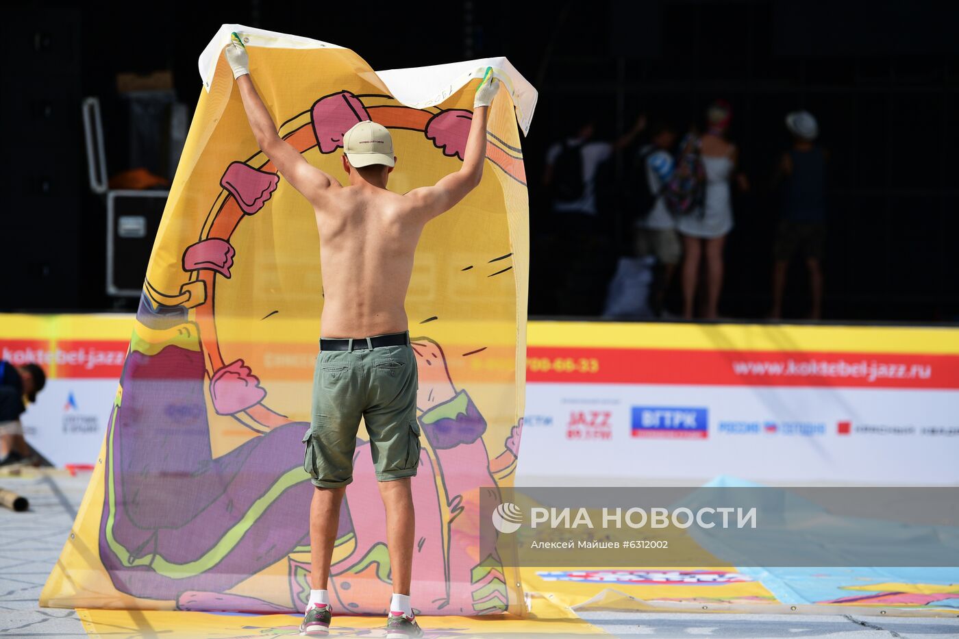 Подготовка к открытию фестиваля Koktebel Jazz Party