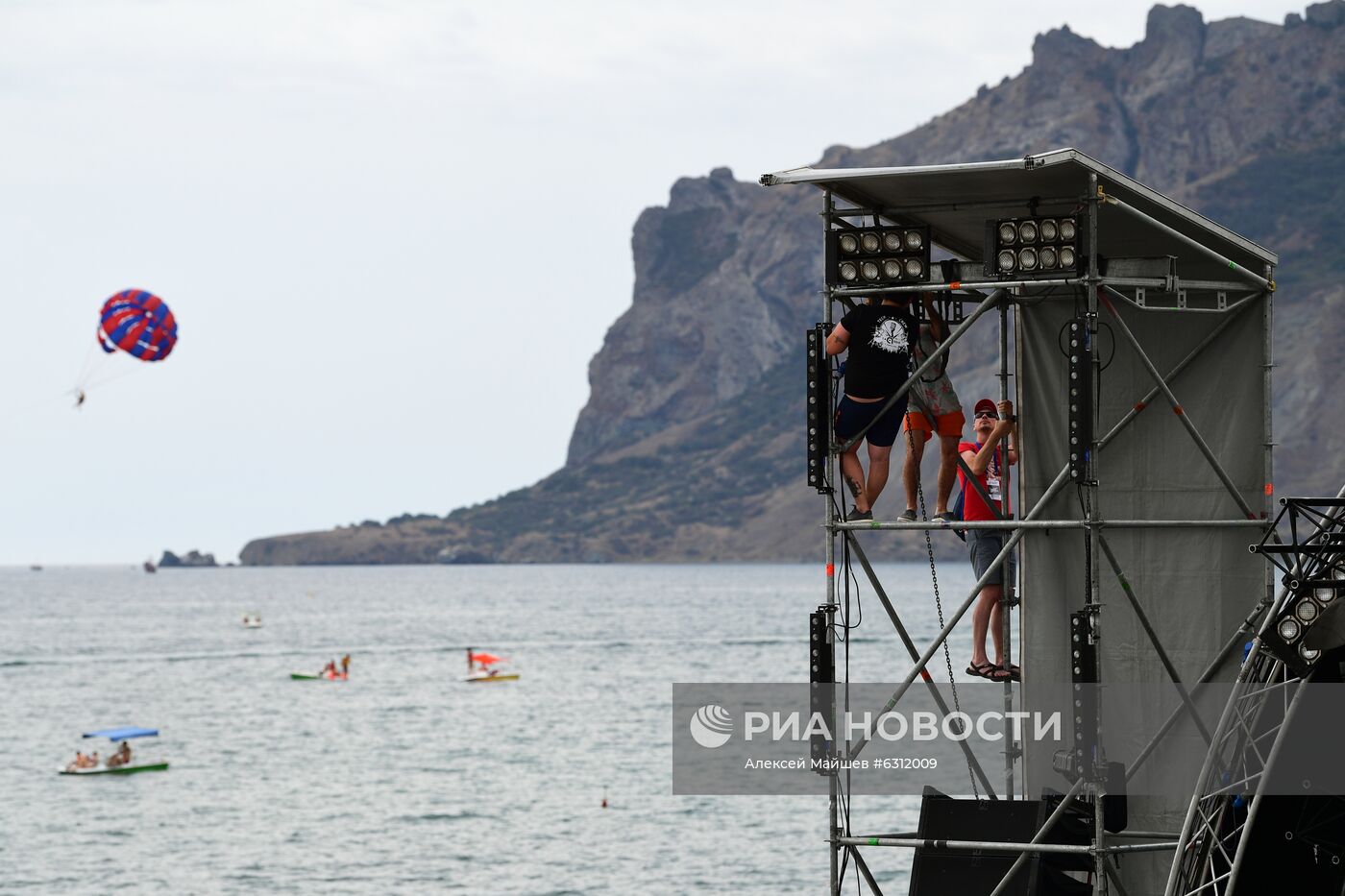 Подготовка к открытию фестиваля Koktebel Jazz Party