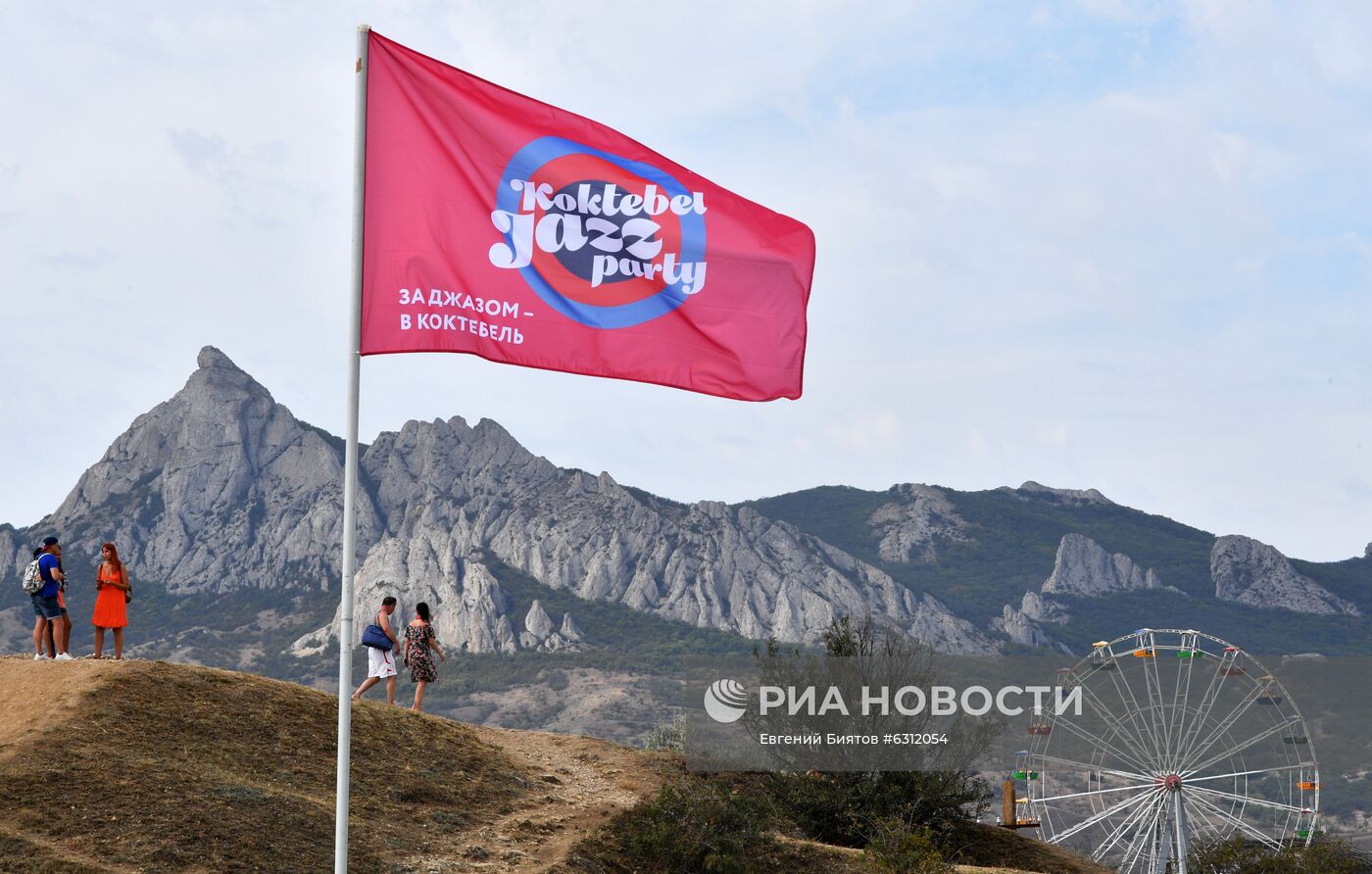 Подготовка к открытию фестиваля Koktebel Jazz Party