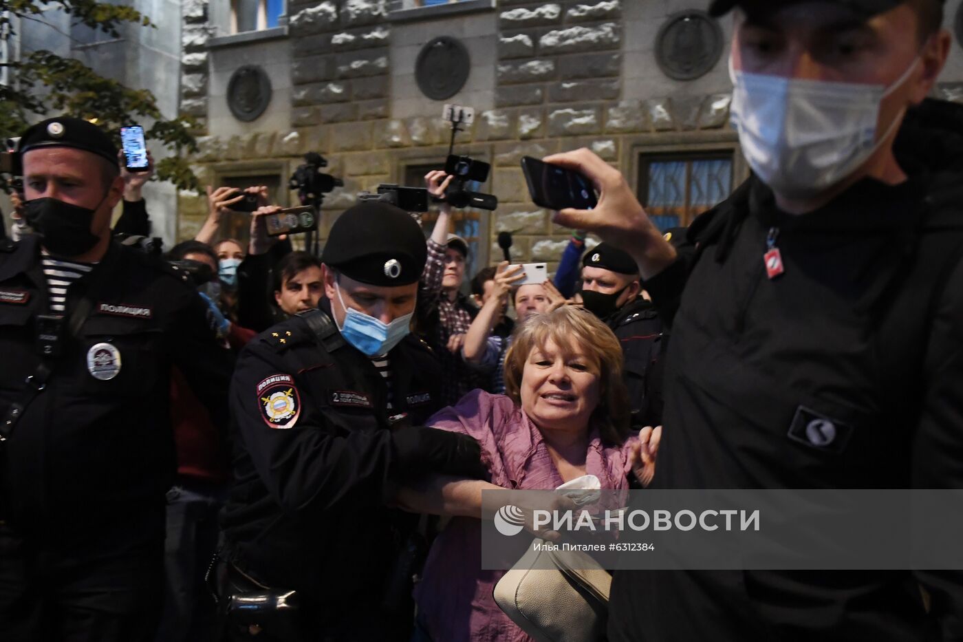 Акции в поддержку А. Навального 