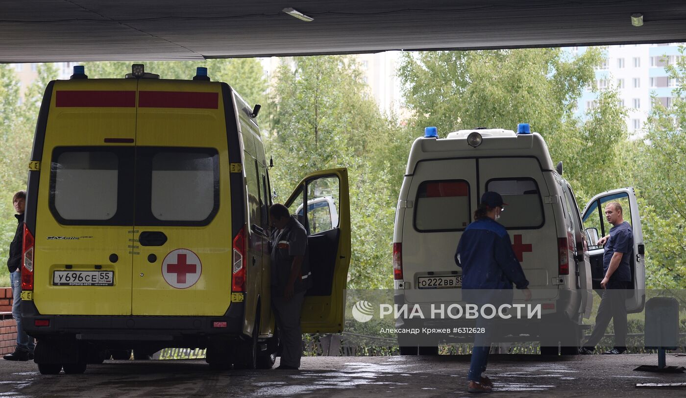 Больница в Омске, где находится А. Навальный