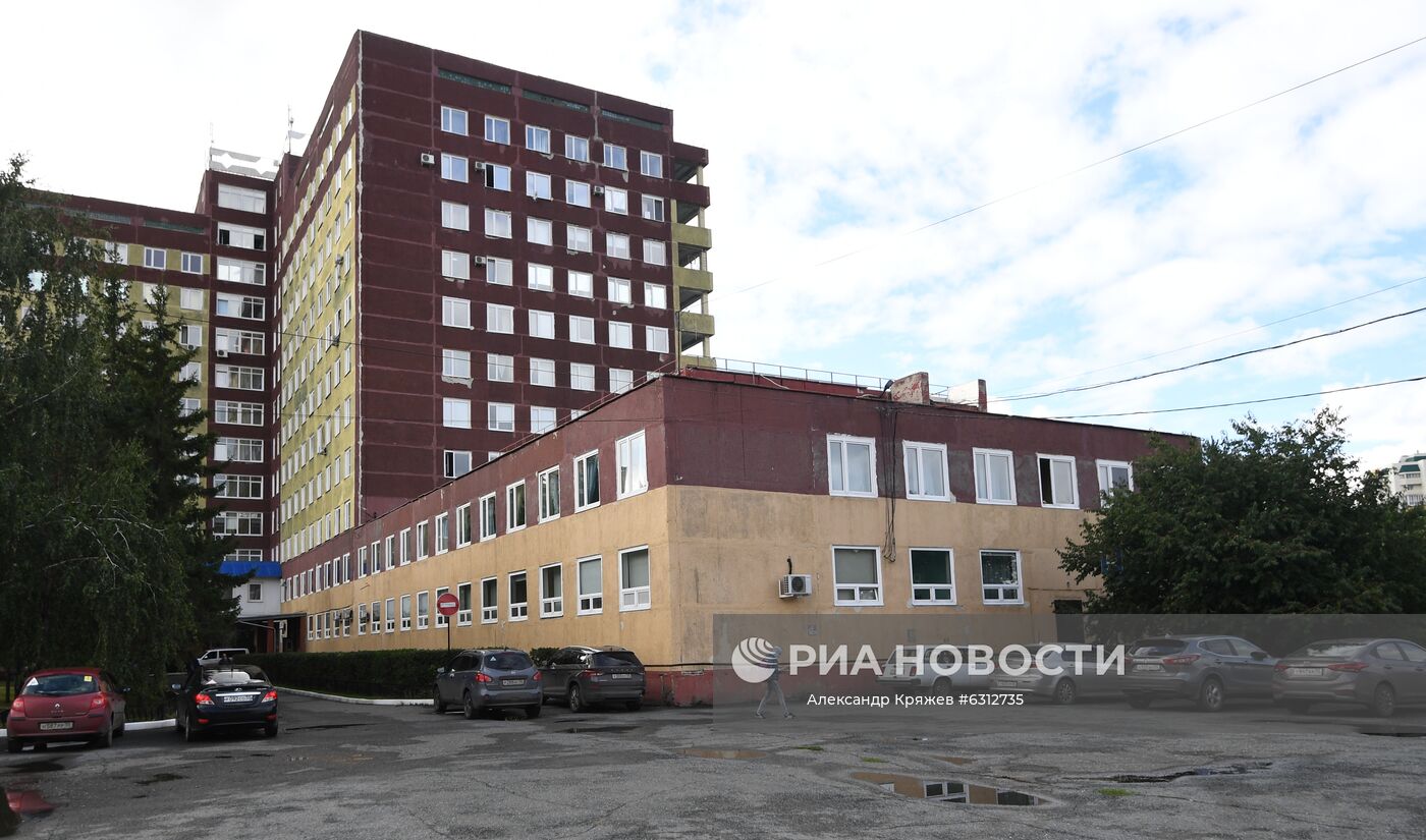 Здание омской БСМП №1, где в токсикореанимации находится политик Алексей Навальный. Место: Россия, Омск. Автор: Александр Кряжев/РИА Новости. Больница в Омске, где находится А. Навальный