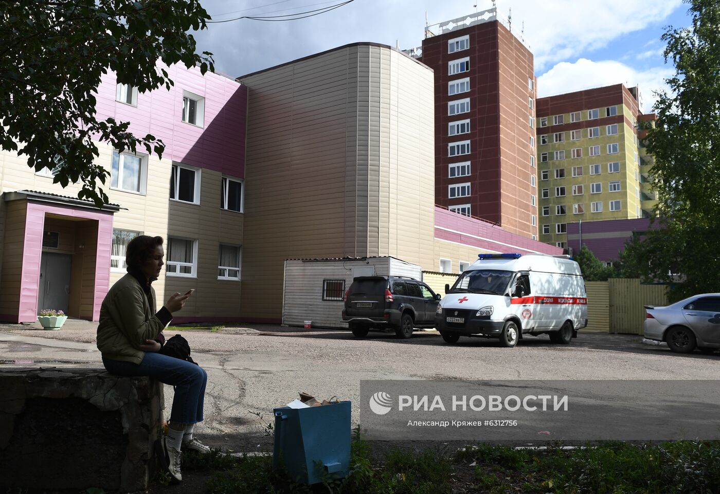 Здание омской БСМП №1, где в токсикореанимации находится политик Алексей Навальный.
Место: Россия, Омск. Автор: Александр Кряжев/РИА Новости. Больница в Омске, где находится А. Навальный