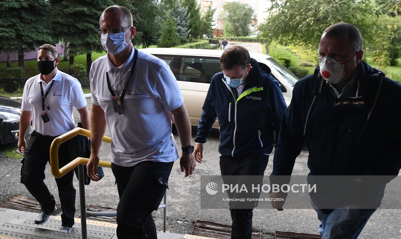 Больница в Омске, где находится А. Навальный