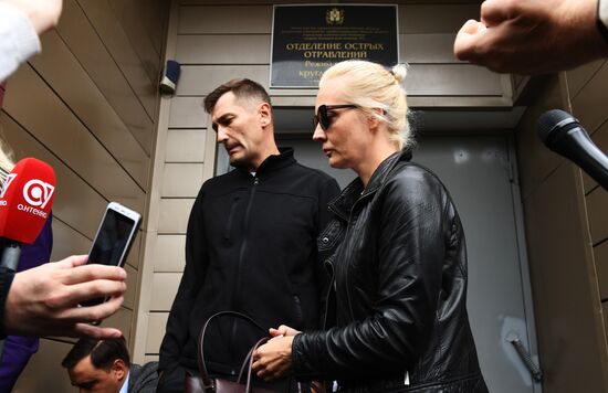 А. Навальный госпитализирован в реанимацию в Омске