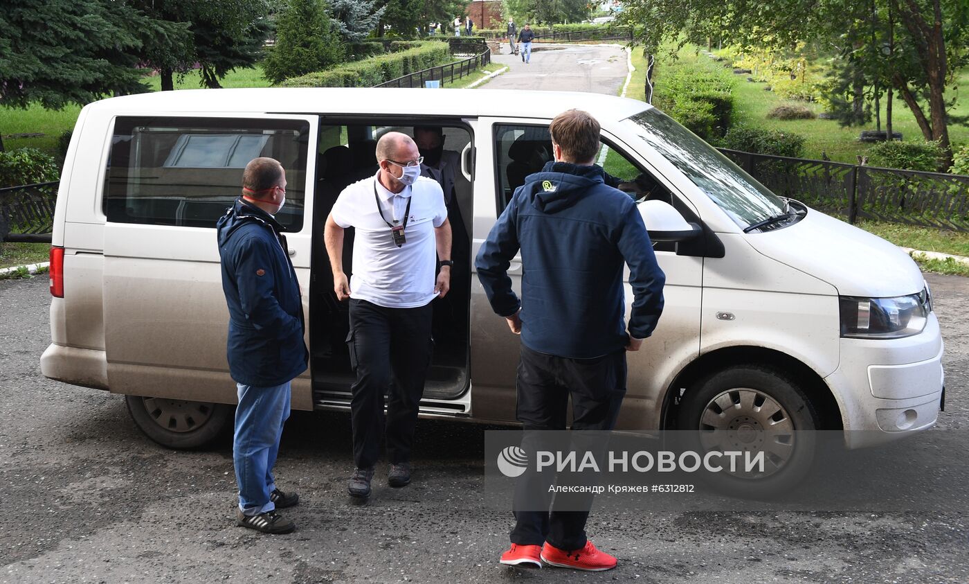 Немецкие врачи, прибывшие для транспортировки Алексея Навального в Германию, в Омской БСМП №1.
Место: Россия, Омск. Автор: Александр Кряжев/РИА Новости. Больница в Омске, где находится А. Навальный