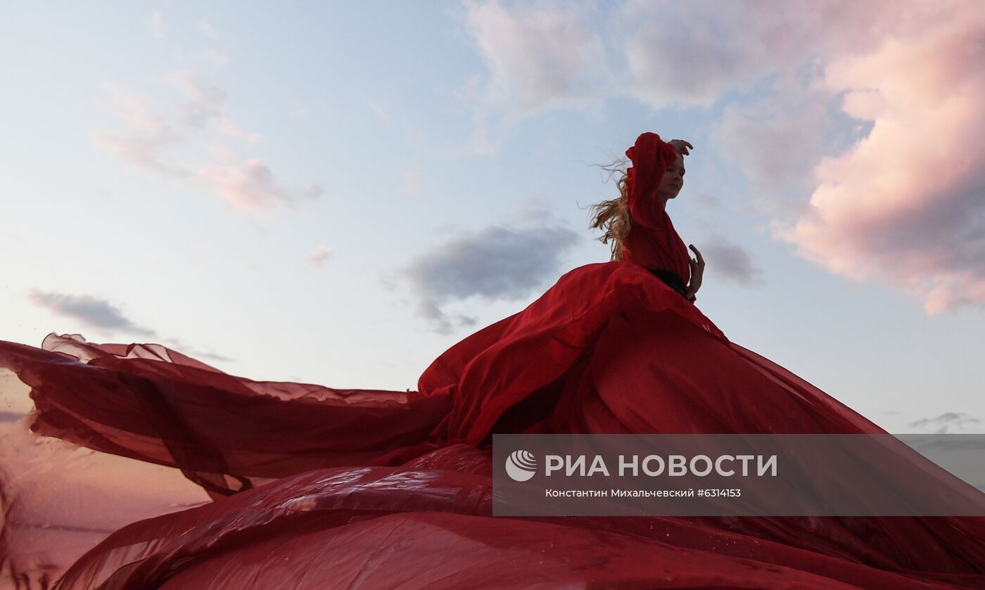 Показ мод на озере Сасык-Сиваш