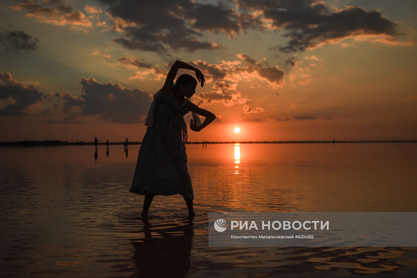 Показ мод на озере Сасык-Сиваш