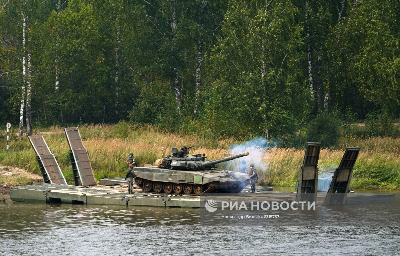 Форум "Армия-2020". Динамический показ техники