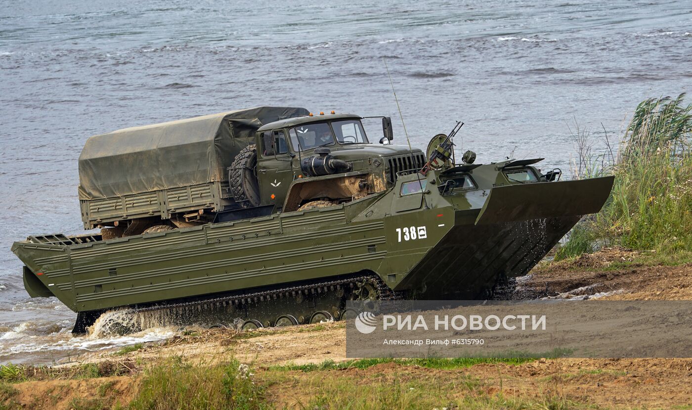 Форум "Армия-2020". Динамический показ техники