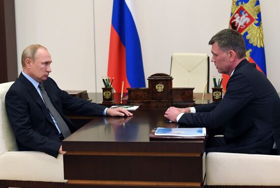 Президент РФ В. Путин провел встречу с директором ФССП Д. Аристовым