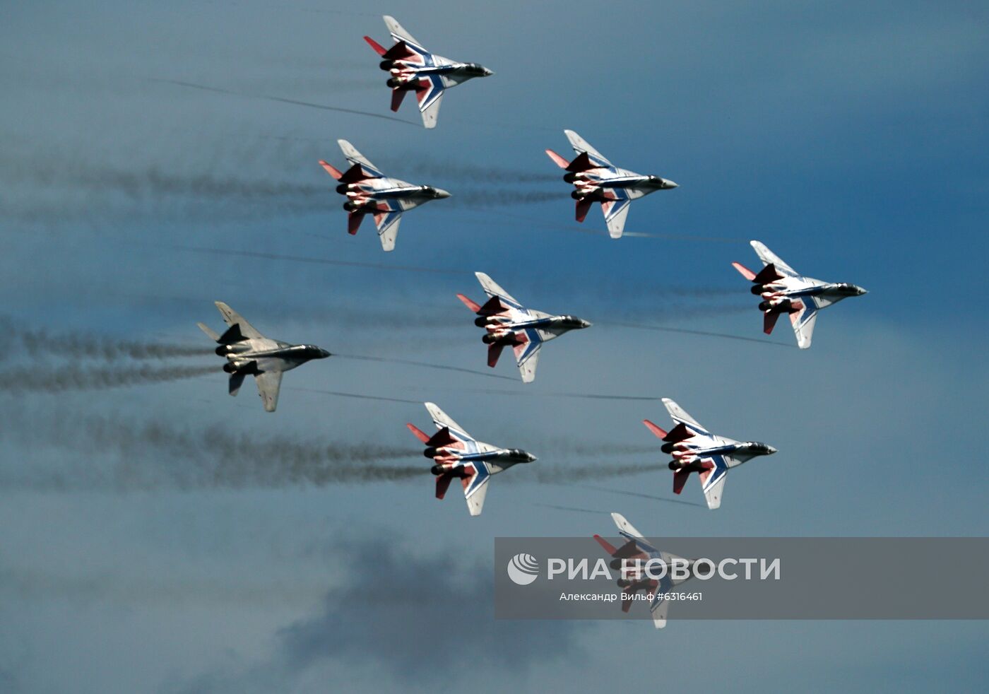 Форум "Армия-2020". Демонстрационные полеты