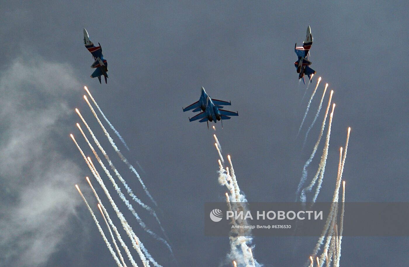 Форум "Армия-2020". Демонстрационные полеты