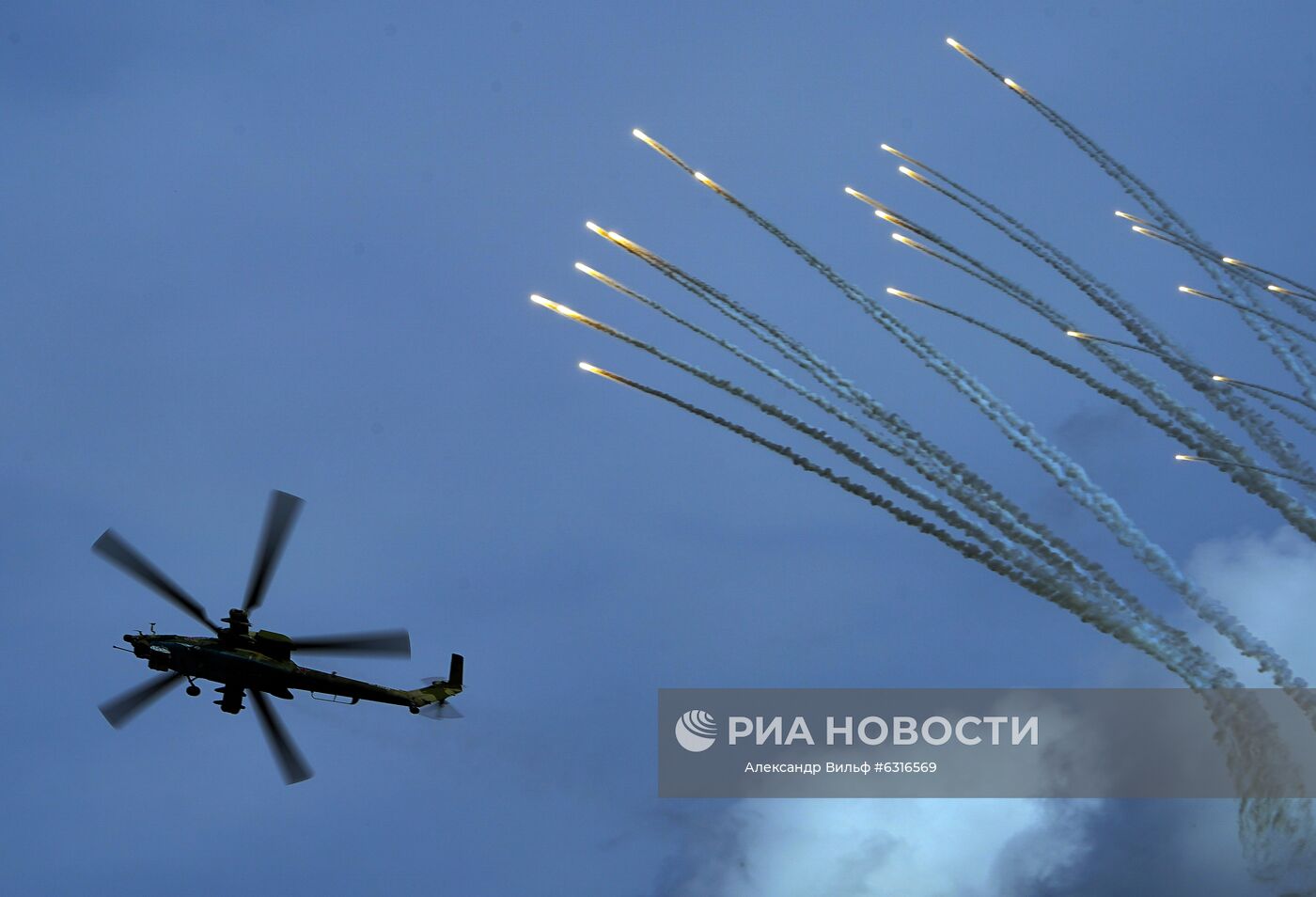 Форум "Армия-2020". Демонстрационные полеты