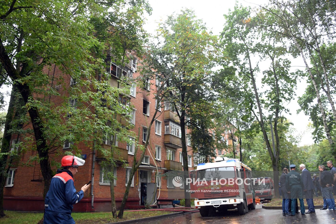 Взрыв газа произошел в жилом доме на западе Москвы