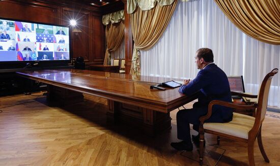 Заместитель председателя Совбеза РФ Д. Медведев провел совещание по вопросу "Об обеспечении долгосрочных интересов РФ в условиях введения с 2025 г. углеродного налога в ЕС"