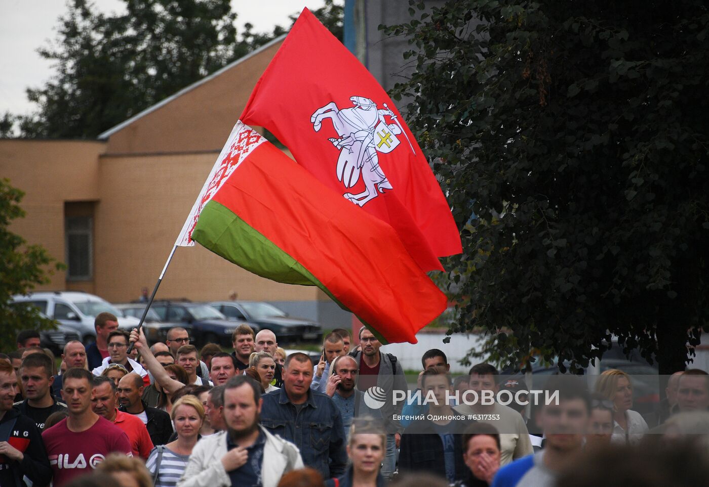 Митинг работников белорусского завода "БелАЗ"