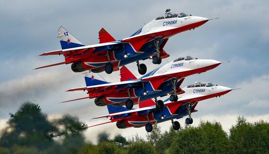 Форум "Армия-2020". Демонстрационные полеты