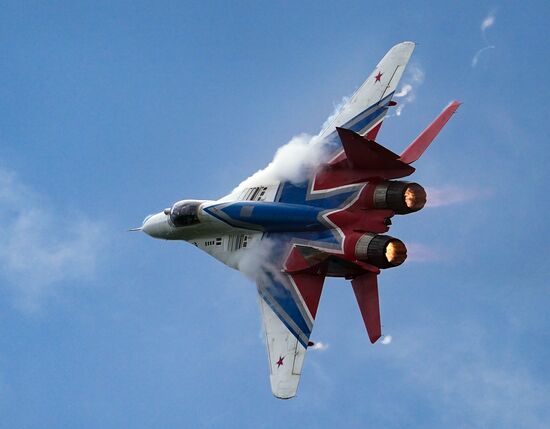 Форум "Армия-2020". Демонстрационные полеты