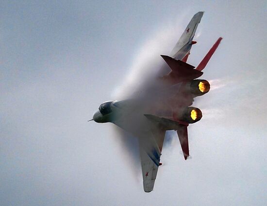 Форум "Армия-2020". Демонстрационные полеты