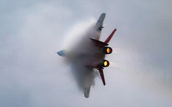 Форум "Армия-2020". Демонстрационные полеты