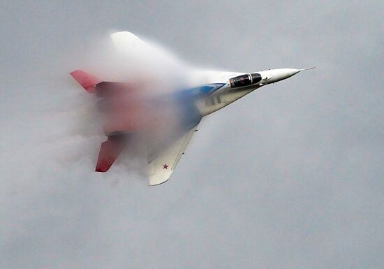 Форум "Армия-2020". Демонстрационные полеты