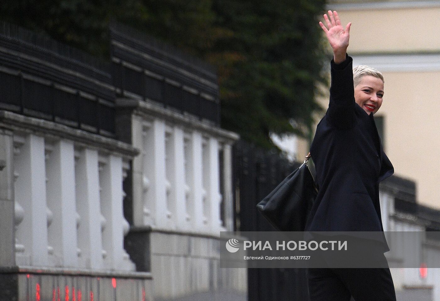 Член Координационного совета оппозиции М. Колесникова прибыла на допрос в СК Белоруссии