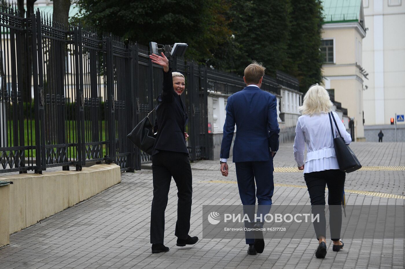 Член Координационного совета оппозиции М. Колесникова прибыла на допрос в СК Белоруссии