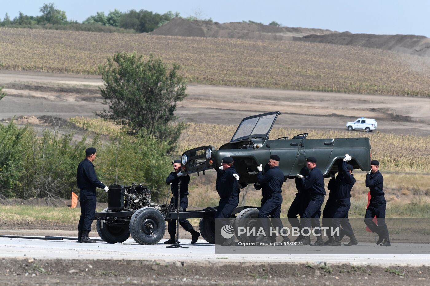 Открытие форума "Армия-2020" в городах России