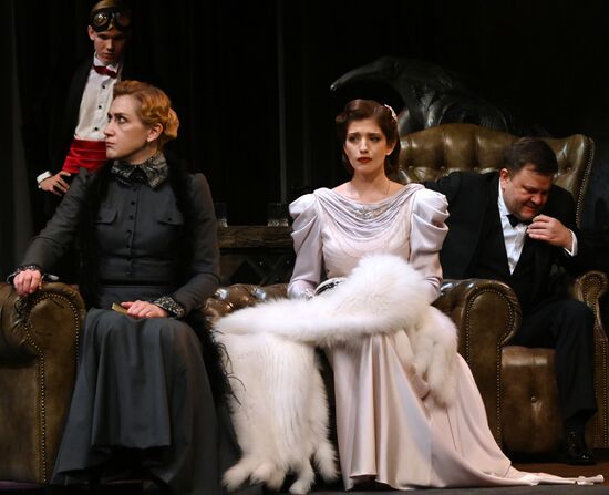 Спектакль "И никого не стало" в театре О. Табакова