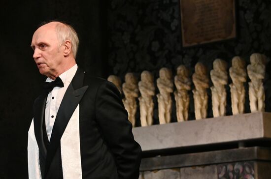 Спектакль "И никого не стало" в театре О. Табакова