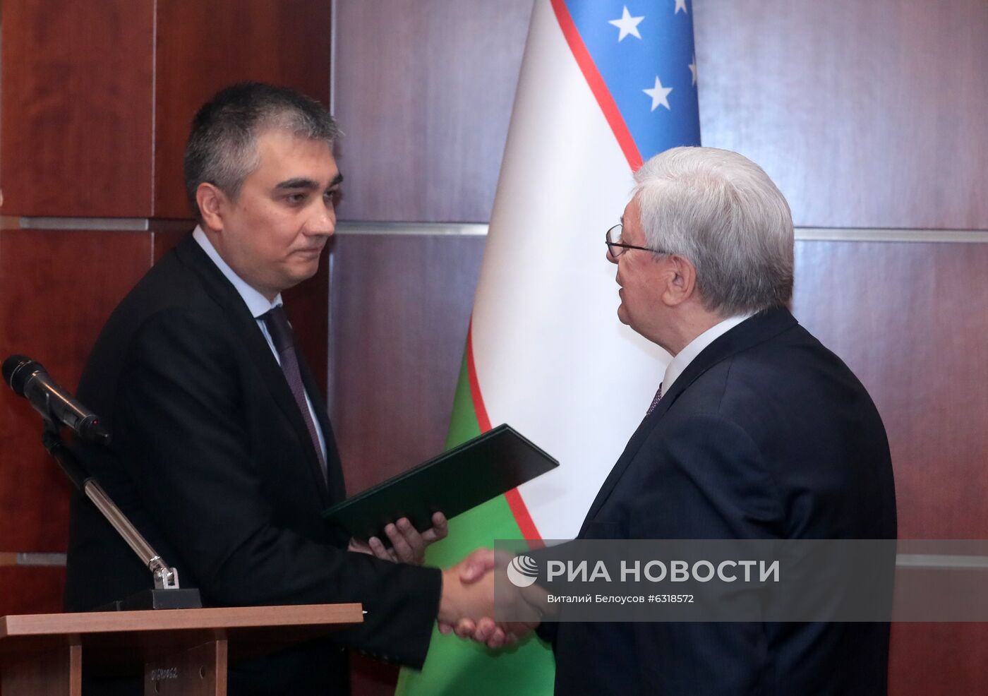 Ректор МГИМО А. Торкунов награжден орденом "Дружбы" Узбекистана