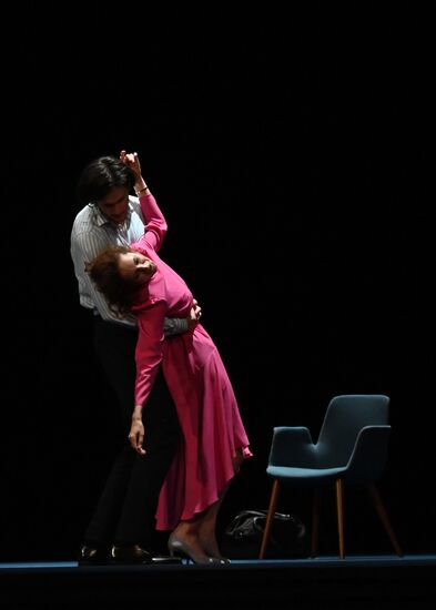 Спектакль "Ложные признания" в театре имени А. С. Пушкина