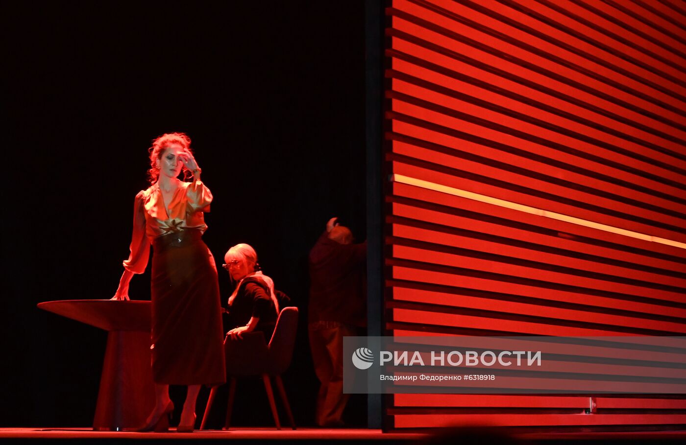 Спектакль "Ложные признания" в театре имени А. С. Пушкина