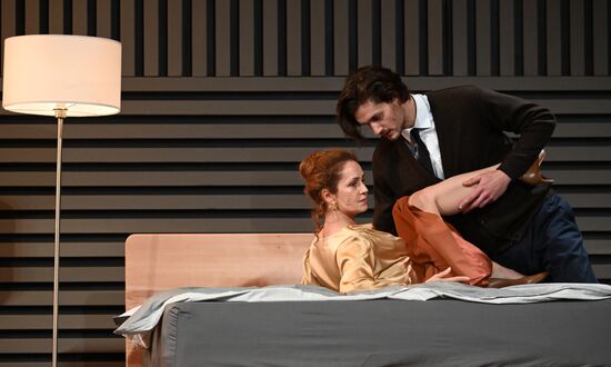 Спектакль "Ложные признания" в театре имени А. С. Пушкина