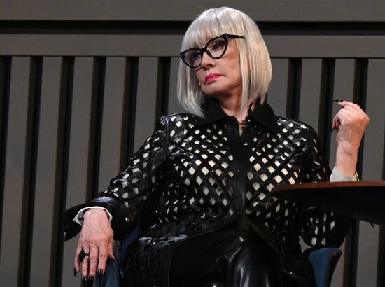 Спектакль "Ложные признания" в театре имени А. С. Пушкина